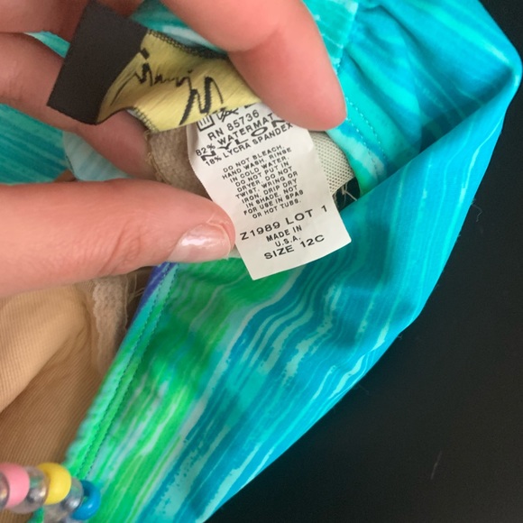 One piece swimsuit - Picture 3 of 4